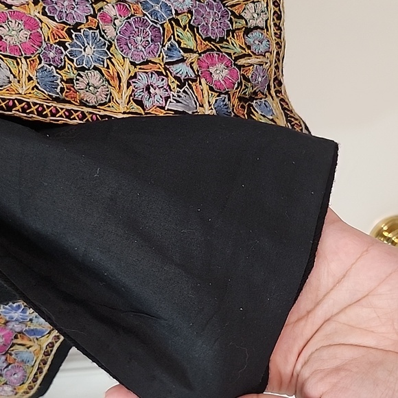 Pure Cashmere Embroidered Coat. - Picture 9 of 11